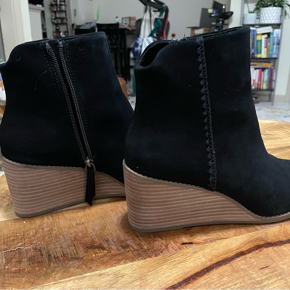 NWT Toms Black Joanna Wedge Ankle Booties